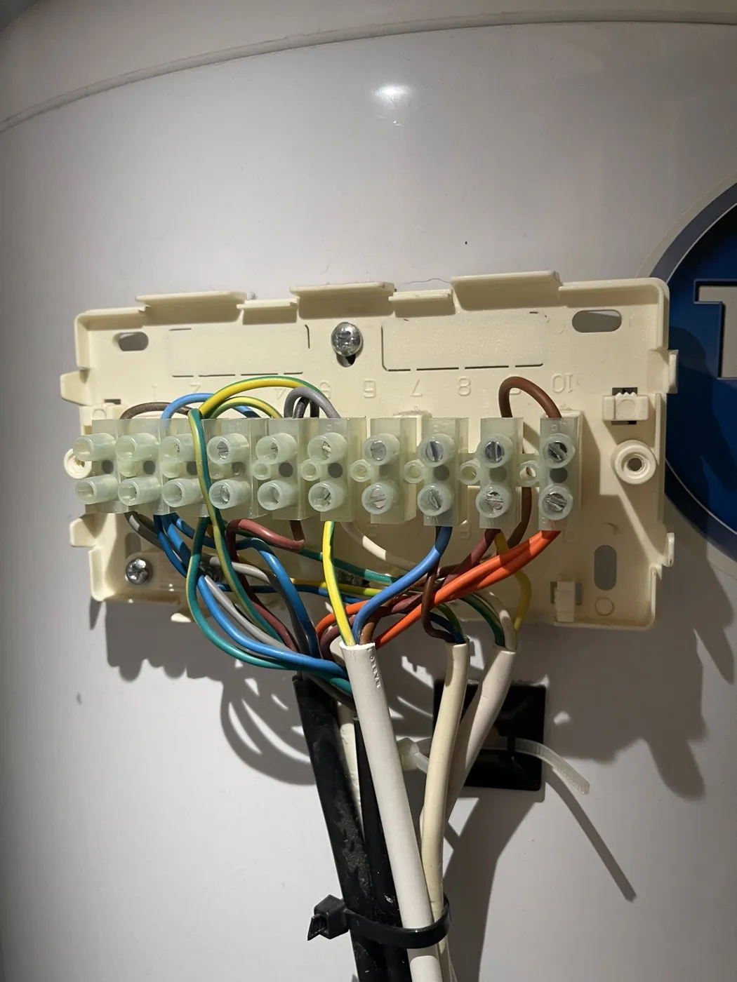 Heating control wiring centre used for S-plan and Y-plan fault finding