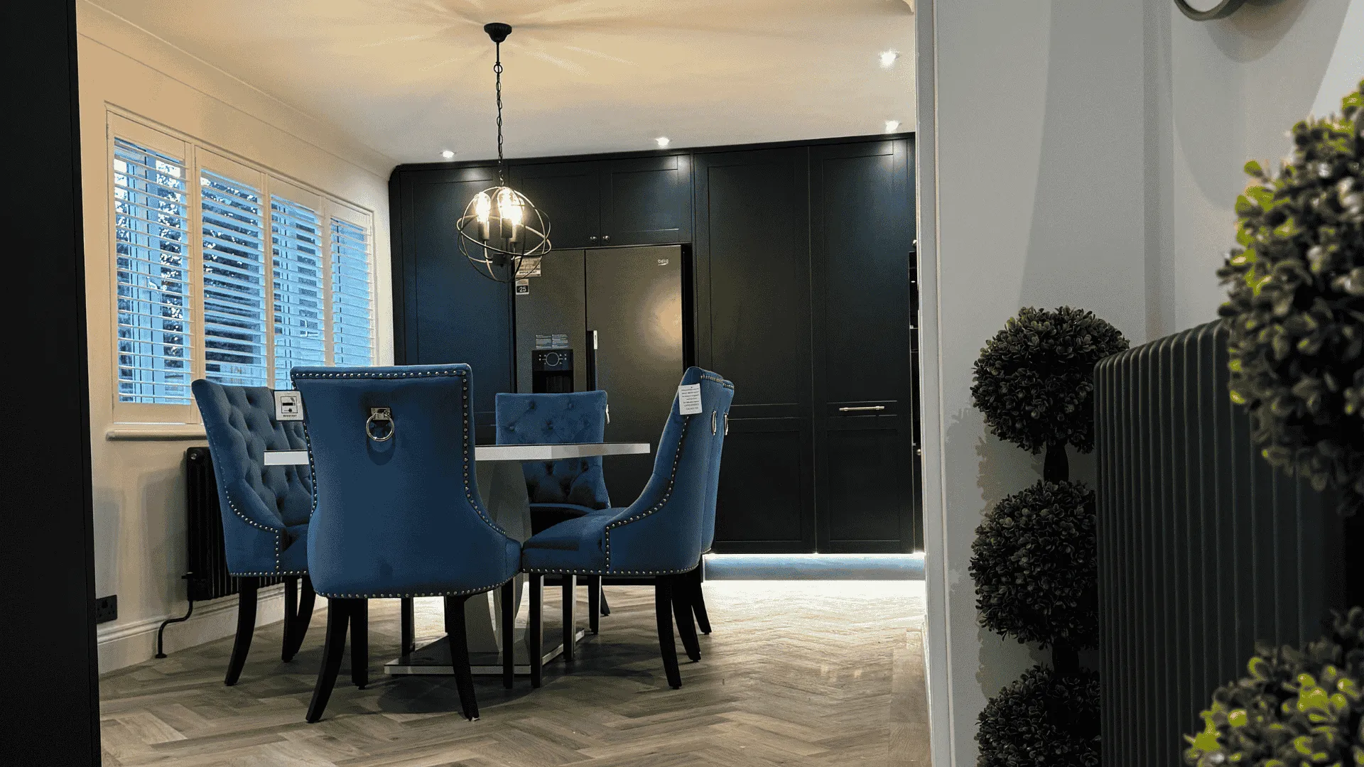 Premium kitchen renovation with pendant feature lighting — Entigen Kettering